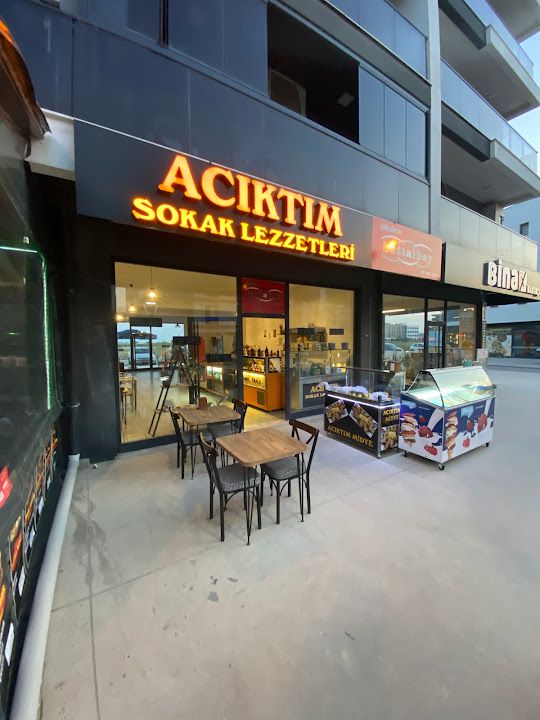 Acıktım Sokak Lezzetleri & Battalbey Çiğköfte & Yummy Waffle