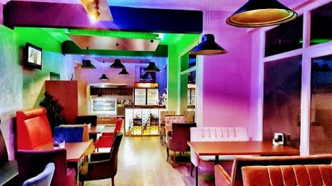 Cafe gardenn plus