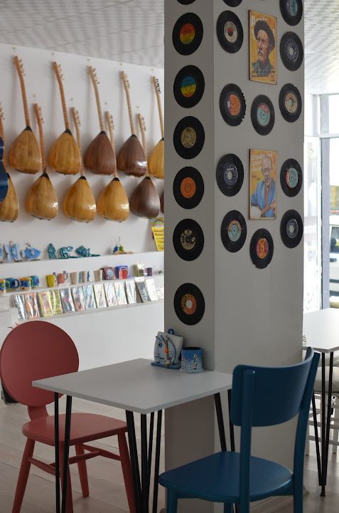 Cem Eda Müzik Ve Kitap Cafe
