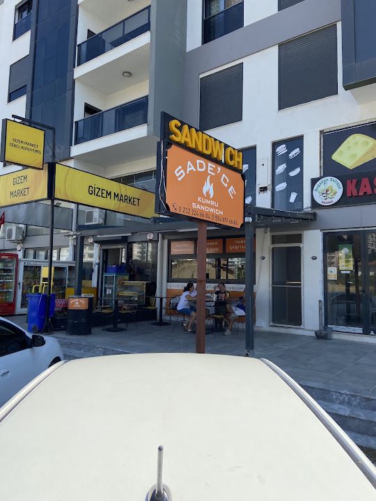 Sade’ce Kumru Sandviç