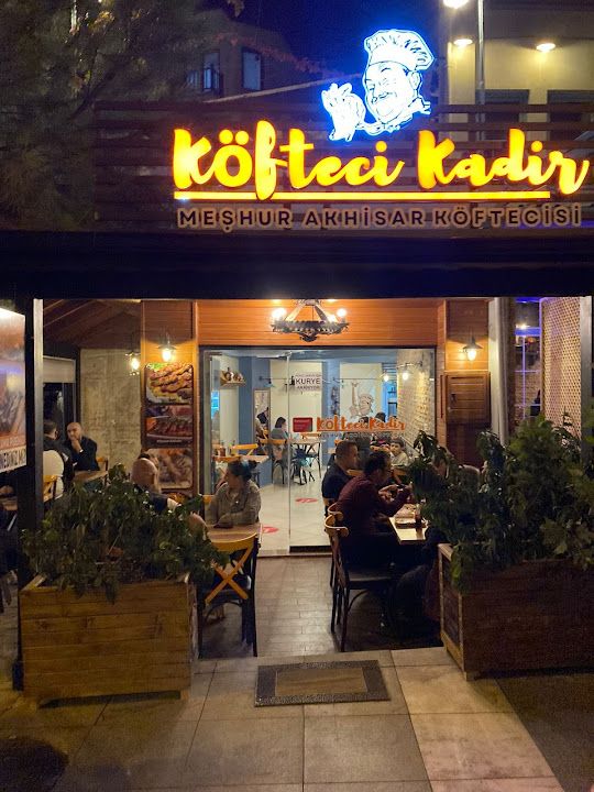 Köfteci Kadir Meşhur Akhisar Köftecisi