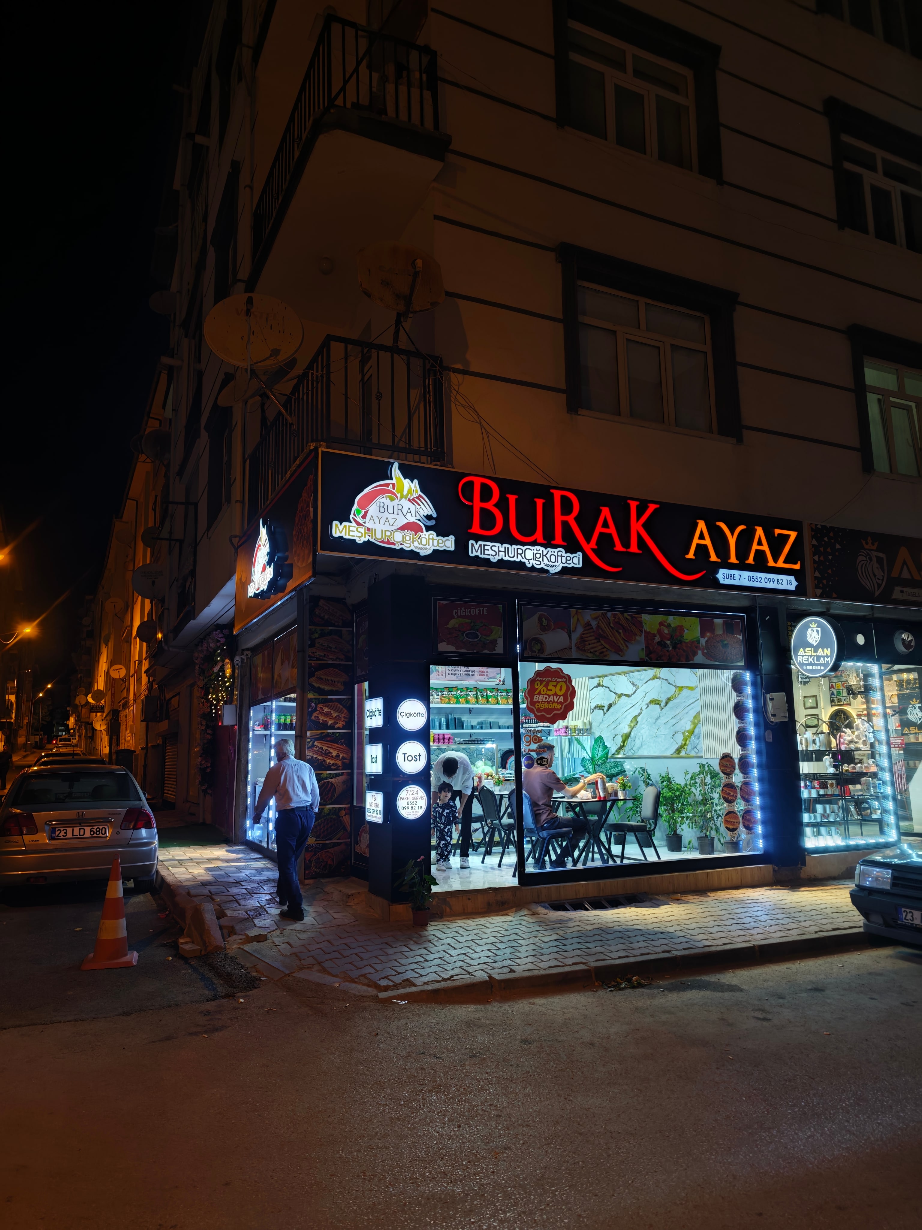 Meşhur Çiğköfteci Burak Ayaz 7.Şube - Menü