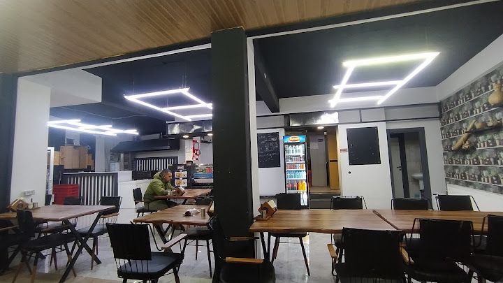 Tepe Etliekmek & Lahmacun & Pizza & Çorba & Izgara
