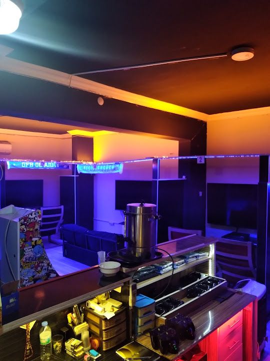 71 Playstation Cafe