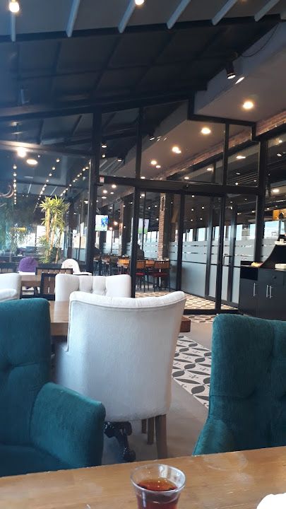 Amade Restaurant & Cafe