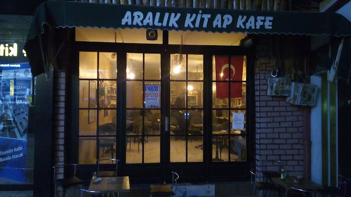 Aralık Kitap Kafe