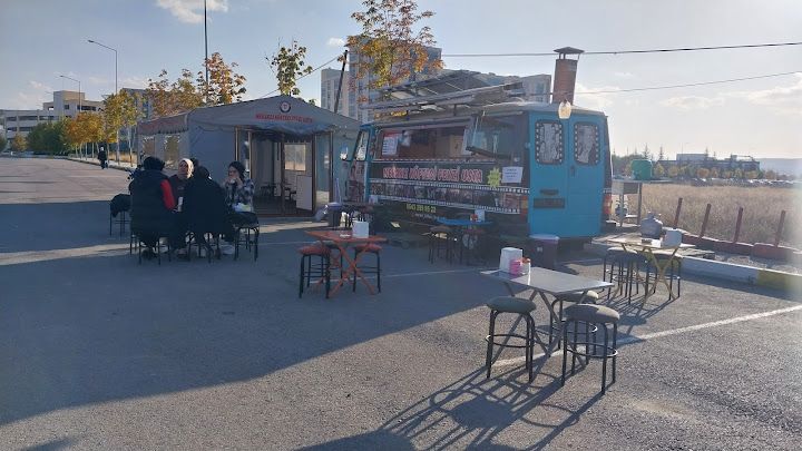 Bizim Meraklı Köfteci Fevzi Usta