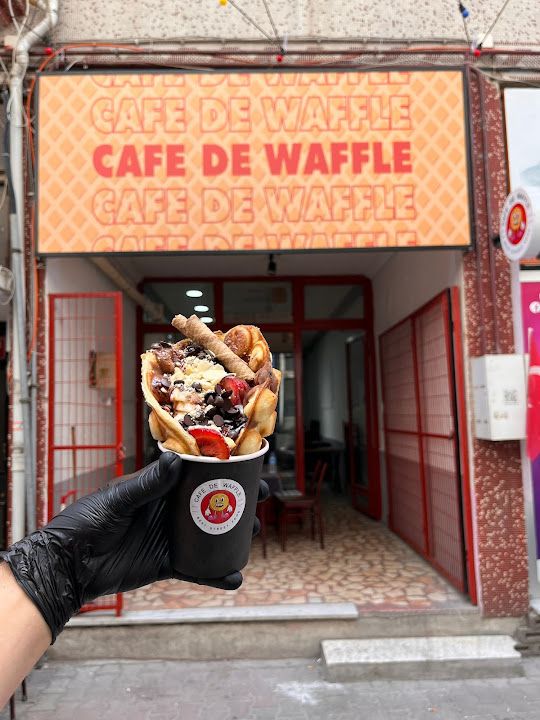 Cafe De Waffle