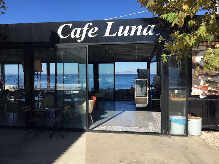 Cafe Luna