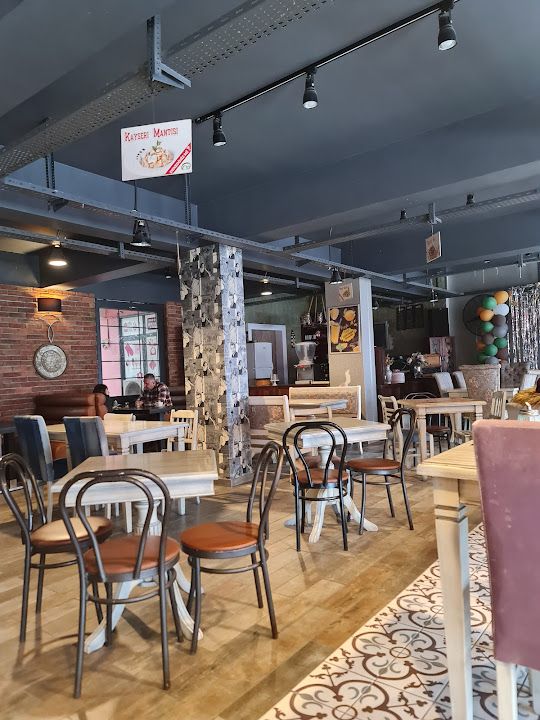 Cafe'm 1985