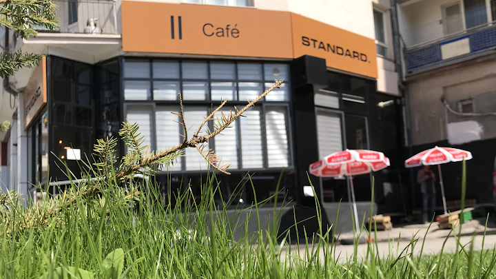 Cafe Standard. II