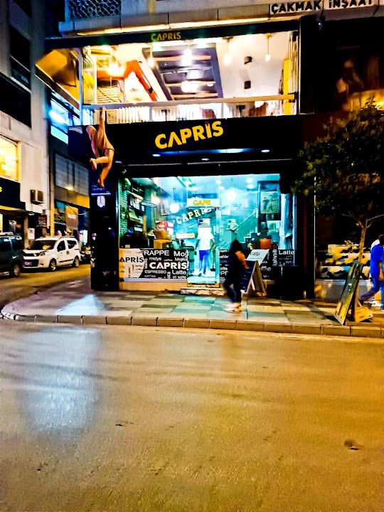 Capris Cafe & Bistro