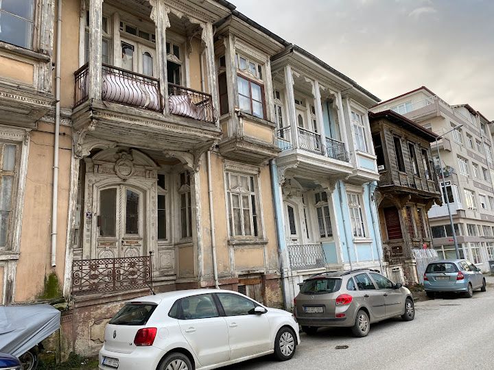 Cumhuriyet Parkı Aile Çay Bahçesi