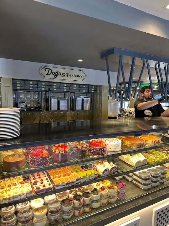 Doğan Pastanesi yeni kordon