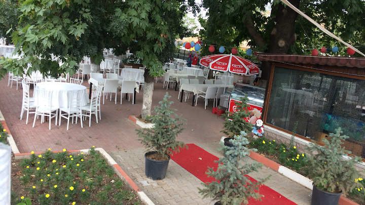 (eng) Çınar Kafe