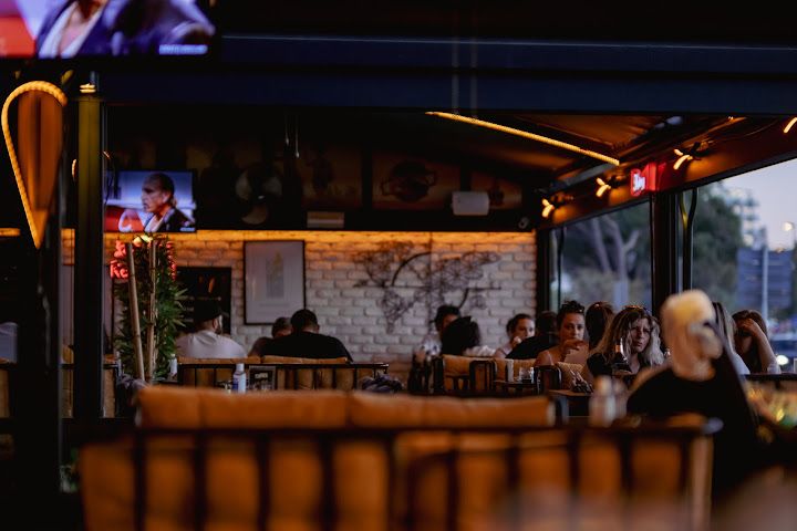 Fiyaka Cafe & Bar