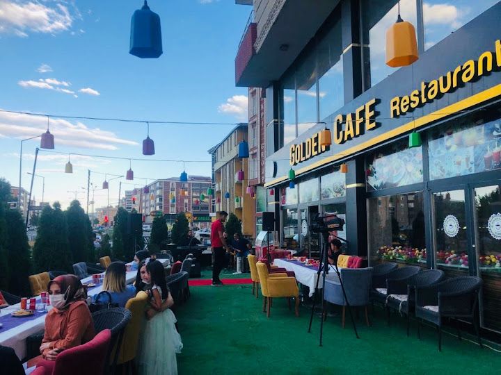 Golden Cafe & Resteurant