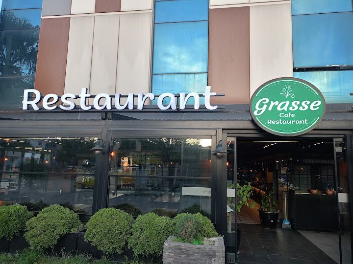 Grasse Cafe & Restaurant