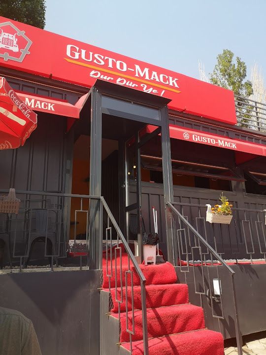 Gusto Mack