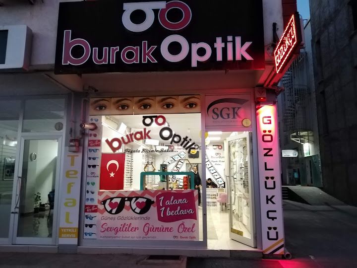 Güveç Sarayı Ve Döner Dünyası