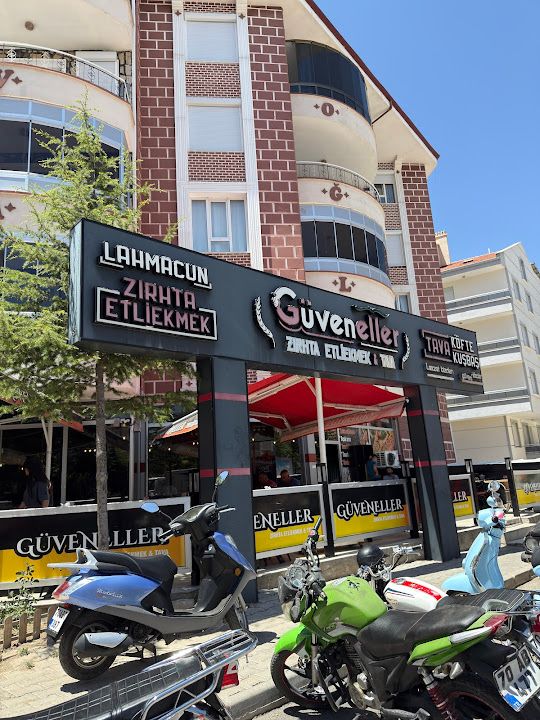 Güveneller Zırhda Etliekmek Tava