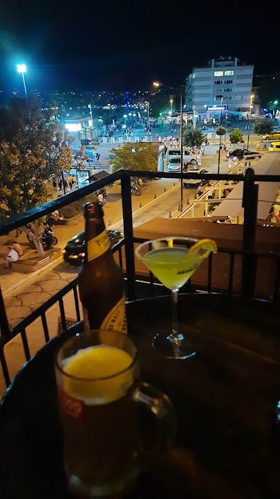 KANGAROO CAFE & BISTRO