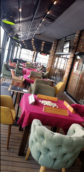 Karavan Cafe & Bistro