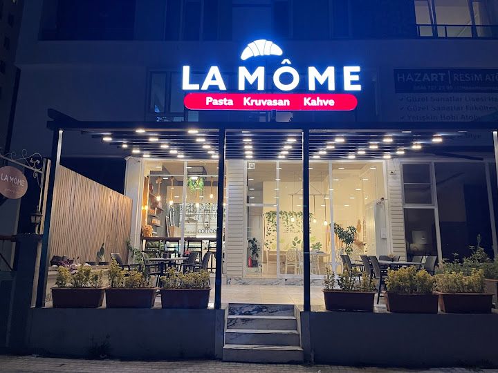 La Mome Cafe