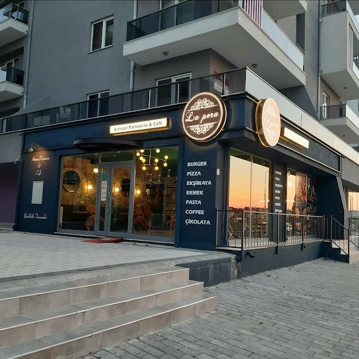 La Pera Artisan Patisserie & Cafe