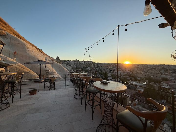 Lily Bistro & Bar