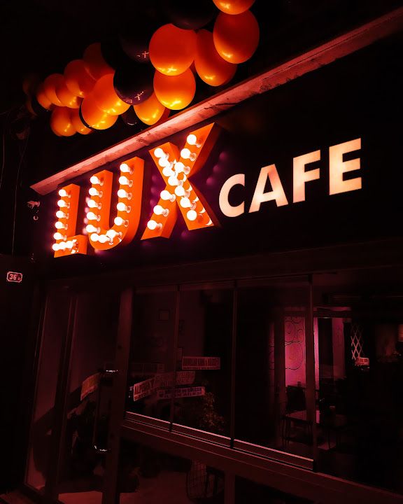 Lux Cafe