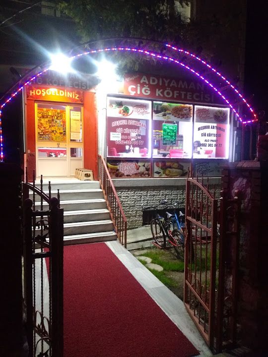 Meşhur Adıyaman çiğ köftecisi Orhan usta