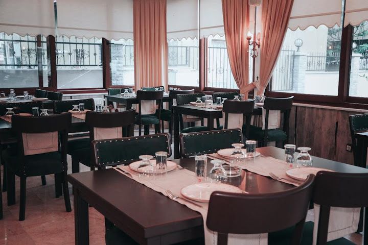 Mezze Villa Cafe Restoran