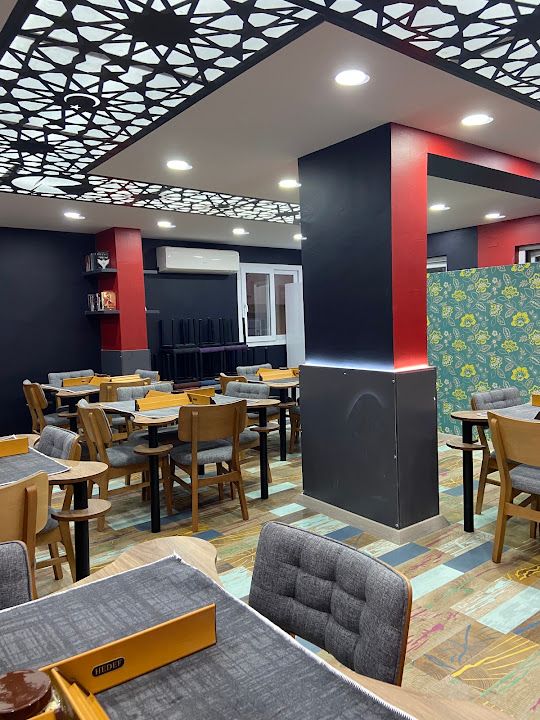 Moon Cafe & Bistro