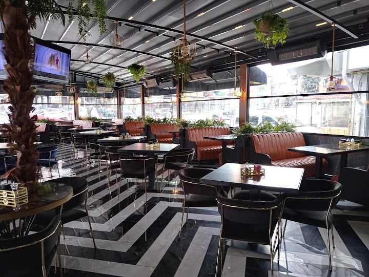 Mplus Cafe Restaurant
