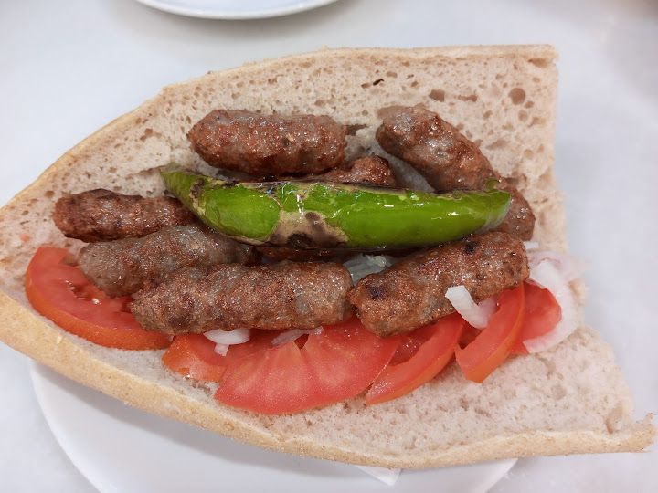 Nesli İnegöl Köfte/piyaz Salonu