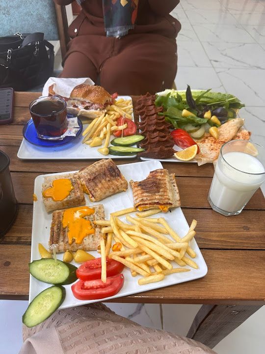 Organik Çiğköfte & By Pipo Tost