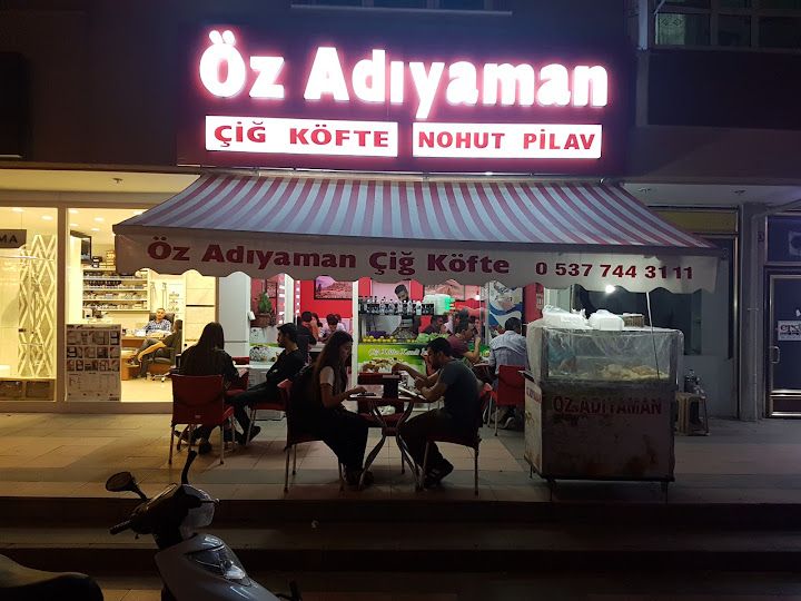 Öz Adıyaman çiğ köfte ve nohut pilav..