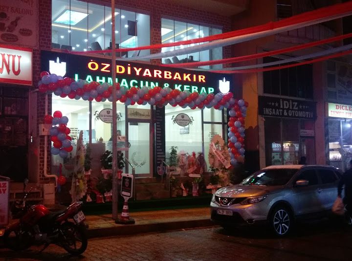 Öz Diyarbakır Lahmacun