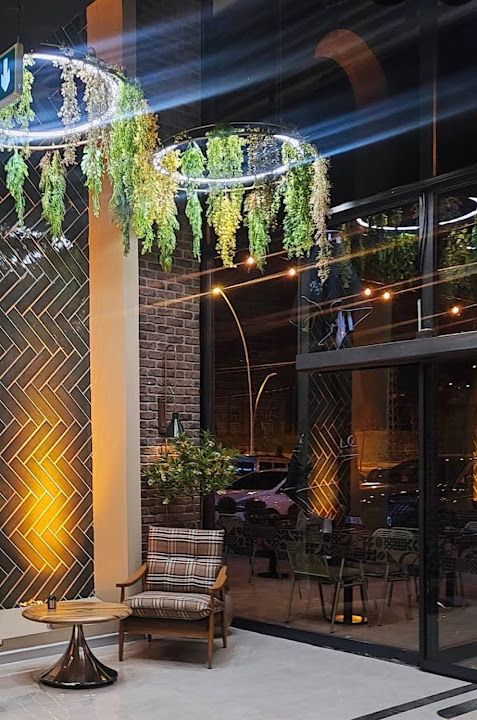 Pelops Cafe & Restaurant