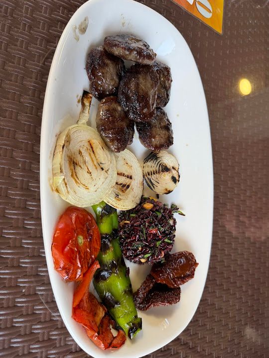 Pollo Cafe & Restaurant