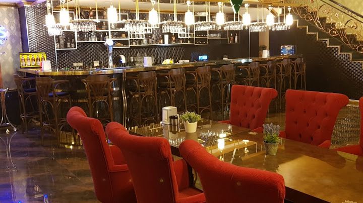 Queen Cafe Bar
