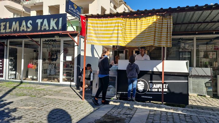 Raufbey Közde Döner Salonu