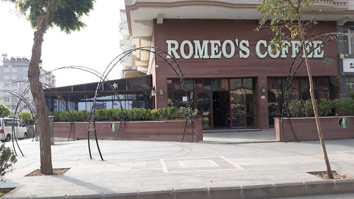 Romeos Cafe