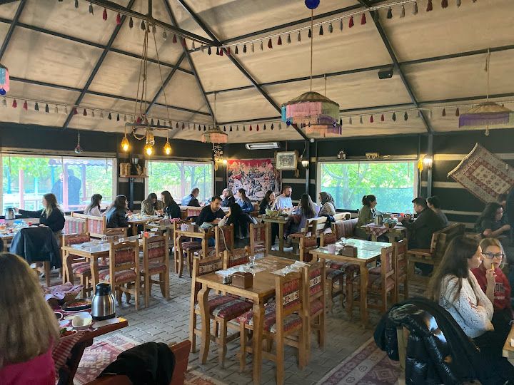 Saklı Bahçe | Edirne Kahvaltı | Paçanga Böreği | Menemen | Yöresel Lezzetler | Havuz | Şelale | Hobbit Evi