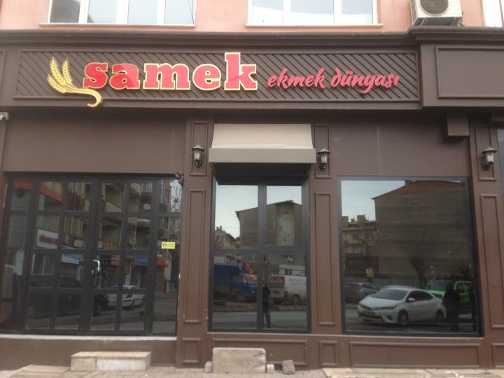 Samek Ekmek Dūnyasi