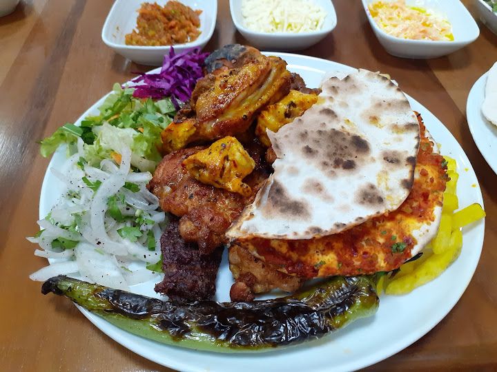 Taş Cafe Pide Lahmacun Salonu Kars