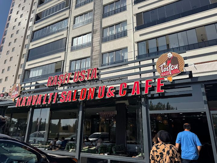 Tostçu Raşit Usta Kahvaltı Salonu