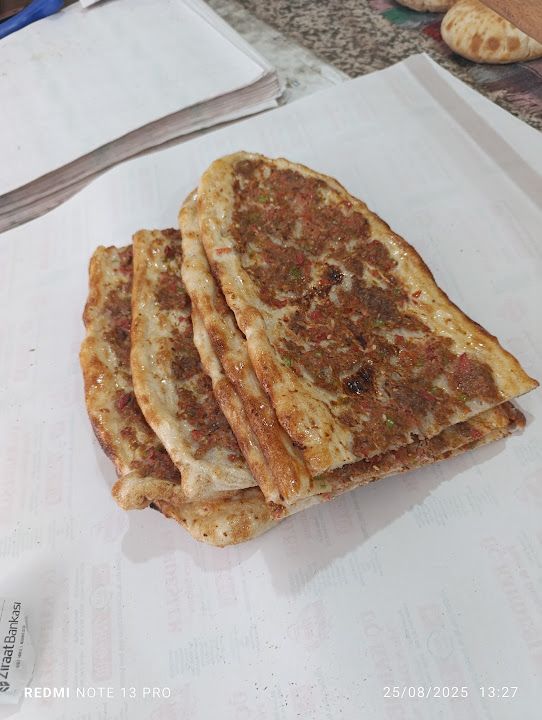 Üç Kardeşler Pide Ve Döner Salonu
