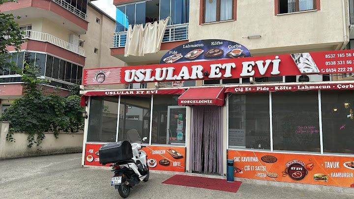 Uslular et evi